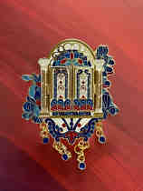Musical Romeo and Juliet Chinese version of metal balcony badge accessories can remember the confession