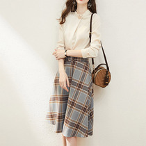 xiao fragrant style set female 2021 early Spring and Autumn New style retro skirt European station celebrity thin shirt