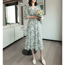 Chiffon floral dress female 2021 summer new mid-length V-neck streamers French temperament fresh and gentle skirt