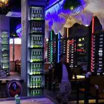 Wine rack partition creative restaurant wine cabinet card seat decoration screen industrial style bar wrought iron wine rack display.o