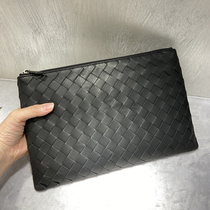 Light extravagant mens bag hands grab bag 2022 new wave fashion clip Fetal Calf Leather Weave Hand Grab Bag Business Letter Enveloping