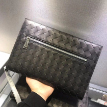 Young Mens Bag Hands Catch Bag 2022 New Tide European And European Fashion Extravagant Leather Calf Leather Wide Woven Hand Grab Bag Clip Bag