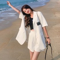 High end autumn White small suit suit women thin 2021 new leisure small man fried street suit tide