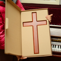  Yage gifts)High-end solid wood water ash wood cross wall hanging (height 46CM real material real material