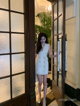 LDTJ Song Zia Tongxiang ba1main small fragrant wind white V collar sleeveless waistcoat with hip and hip dress