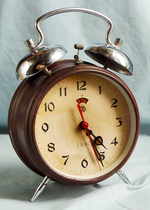 (Antique)Gongnong brand large double bell paper plate embossed double Phoenix mechanical alarm clock