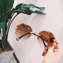 Banana sunglasses new ins high fat thin sunglasses Small red book temperament sunglasses big face thin glasses summer sunscreen
