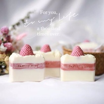 Lingo handmade soap strawberry cake essential oil cold soap wash face Bath moisturizing moisturizing hand gift can be customized
