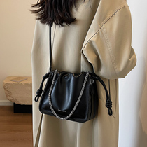 Korean Ensemble Fashion 100 Hitch Chain Small Bags Women New Folds Clouds small square bag 2023 Summer small crowdsourced satchel bag