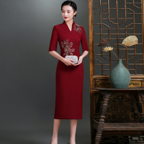 Xi mother-in-law wedding banquet fashion dress mother-in-law Young 2021 cheongsam mother wedding dress Noble