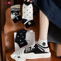 Black & White Socks Female Pure Cotton Midcylinder Socks Spring Autumn Winter Wins Outside Wearing Short Socks Short Socks Shallow Opening Cotton Socks Day Cute