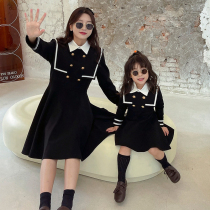  Korea is not the same parent-child dress Western style mother-daughter net red 2021 autumn new high-end navy collar skirt