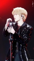 Cai Xu Kun male singer of the same male group black sequined suit Male host dance performance suit Magician suit