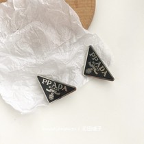 P Home Triangle Needle Metal Triangle Brand Needle Tide Brand Design Sense Middle Ancient High Net Red Accessories