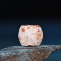 (A) Uers four thousand years of large holes with three eyes and one expiration of the Red Jade barrel beads ② 9 5*7 7mm
