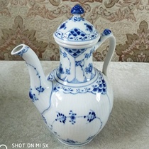On the way to the new collection Royal Copenhagen Royal Danish half grass medium coffee pot Royal Copenhagen Half grass Medium coffee pot