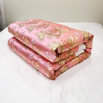 Pink Wedding by the ancient palace Quilt Wedding the red wedding of the old fashioned handmade cotton quilted by traditional silk satin