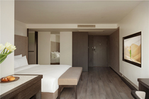 This Jubilee Hotel (Chongqing Liberation Stele Shop) City View comfortable and large bed room