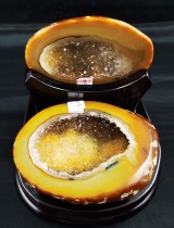 Natural ice color agate crystal cave cornucopia original stone gathering Wangcai degaussing home office high-end gift ornaments