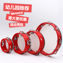 Childrens Xinjiang dance special examination kindergarten teacher uses Orff percussion tambourine hand drummer to beat the drum