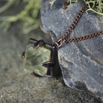 Focus㊣American hand-made charming vintage original fluorite geometric crystal inlaid pendant Bronze Necklace