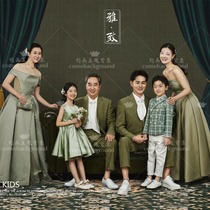 Modern living clothes take photos of the family photo background cloth New Guofeng cheongsam family photo photo of a family of six Background Paper