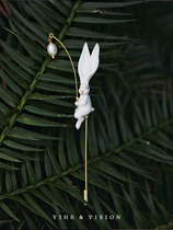 YIHE original design (white rabbit pearl) natural pearl niche unique ceramic coat long bra needle