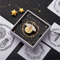 Jiukou Mountain recommends daparo wilderness forest Firefly designer original brooch badge gift