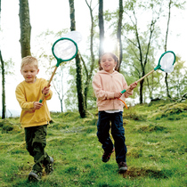 Hape Butterfly Capture Net 4 year old boy girl and child baby outdoor explore toys catch insect large parent child