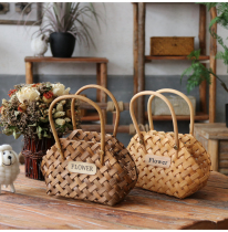 Pastoral wood chip small flower basket handbag wood woven flower home decoration desktop flower arrangement basket Hand-made gift basket