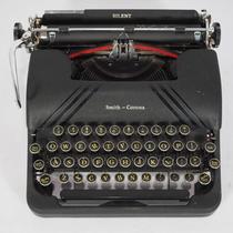Western antique nostalgic old Smith-Corona mechanical English mute typewriter with instructions