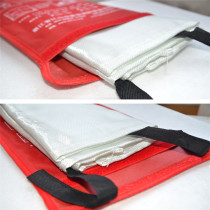 Flame retardant fire extinguishing blanket 1 m-1 m fire blanket glass fiber thick car fire protection certification household fire protection blanket