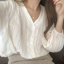 V-neck bubble sleeve lace shirt female Korean white long sleeve shirt 2021 Spring and Autumn new shirt