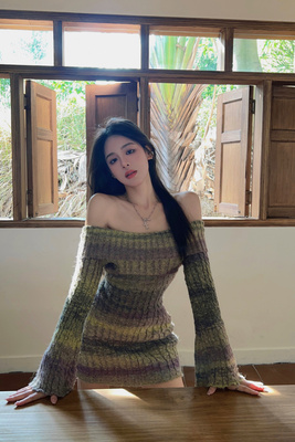 taobao agent Knitted fitted dress, brace, belt bag, mini-skirt, open shoulders, long sleeve, hip-accented