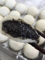 Jiangsu Nantong Rugao farmhouse homemade handmade pastry red bean paste black sesame stuffing big dumplings Yuanxiao