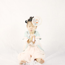 Chinese style pearl embroidery fan mini court wind palm fan photo photography props Hanfu fan National tide tassel