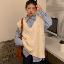 Vest female spring and autumn 2021 New Korean version of foreign style retro sweater vest knitted horse clip shirt two-piece set