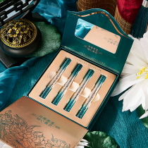 Small tube embossed lipstick Chinese style flower carving West velvet matte lipstick is not easy to stick to send girlfriend Cup gift box