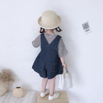  Girls  suit 2021 new middle and small childrens baby Korean version of Western style summer clothes childrens loose strap shorts two-piece set