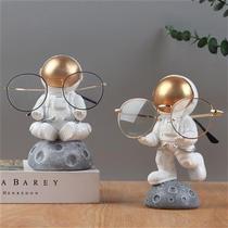 Creative astronaut glasses stand Glasses shop ornaments display stand Desktop glasses bracket Glasses display shelf
