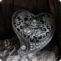 Russian crafts retro tin jewelry jewelry box European tin heart-shaped jewelry box carved ring earrings