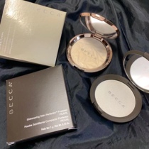 Out-of-print American BECCA small UFO high-gloss powder vanilla vanilla quaetz dress spot