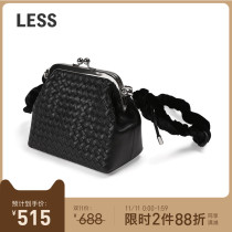 LESS autumn new fashion simple metal buckle design sense sheep leather atmospheric shoulder bag female 3K8210130