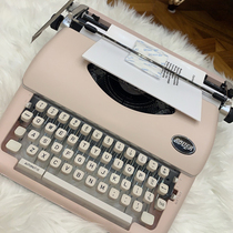 Brand new English mechanical typewriter typewriter window display soft retro atmosphere couple gift feelings romantic