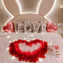 Simulation rose petals Valentines Day romantic proposal hotel room surprise layout birthday party decorations