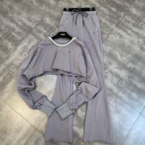 Yuzu MM2021 early autumn pearl round neck long sleeve old short sweater with high waist flared pants Cool handsome street suit
