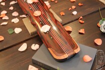 (Sushulou) (Mr. Zhang Jun Guqin) Mr. Zhang Jun a famous Qin Fu Xi style old fir