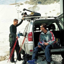 Exported to Europe and the United States mobile telescopic roof ski rack with lock can be equipped with 6 pairs of double boards and 4 single boards