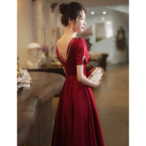 Satin toast dress The bride can usually wear a small medium-long wedding pearl red evening dress skirt in summer
