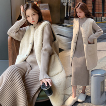 Pregnant women winter suit Lamb hair vest jacket half high collar bottom sweater skirt Net red two-piece set